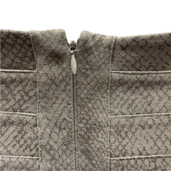 EXPRESS Tan/Gold Mini Bandage Skirt w/Snake Print Back Zipper Stretchy Size-4 - Picture 5 of 8